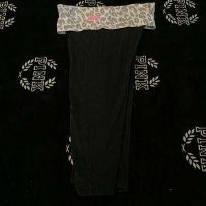 VS PINK SIZE SMALL CROP YOGAS