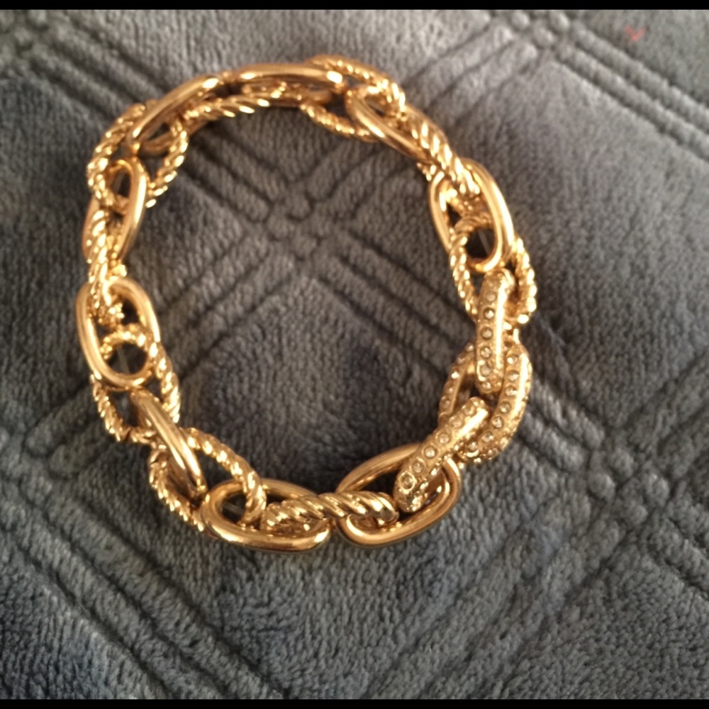 Beautiful gold bracelete for sale 💕❤️