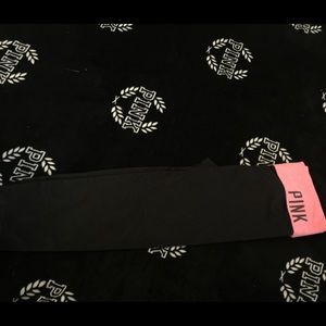 VS PINK CROPPED ULTIMATE YOGAS SIZE SMALL
