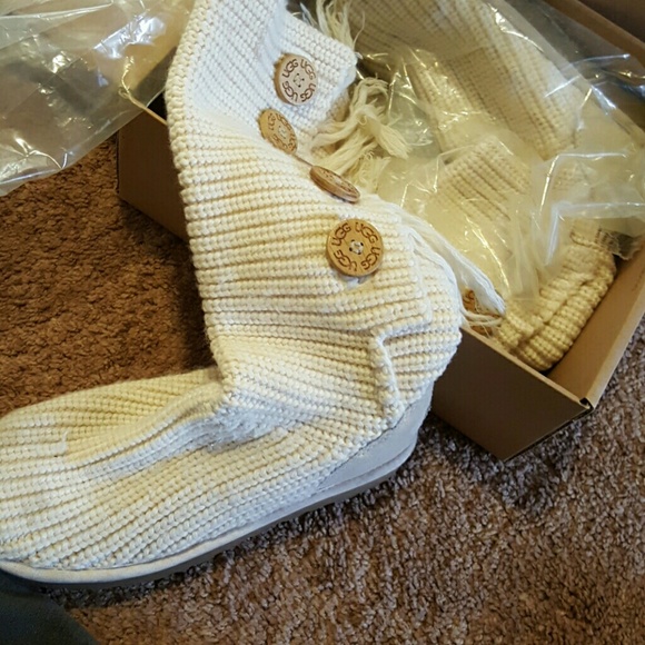 Shoes - Picture 1 of 4