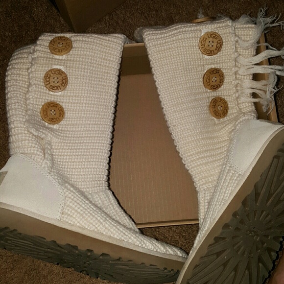 Shoes - Picture 3 of 4