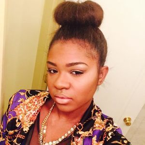 Meet your Posher, Maxine