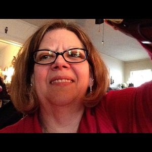 Meet your Posher, Holly