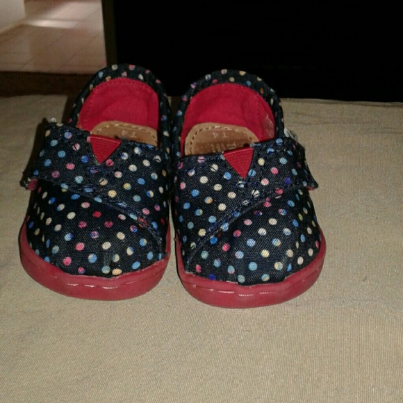 Adorable baby girl Toms 4c - Picture 2 of 3