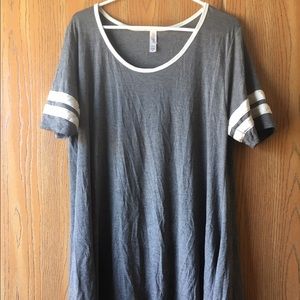 Grey shirt from lularoe