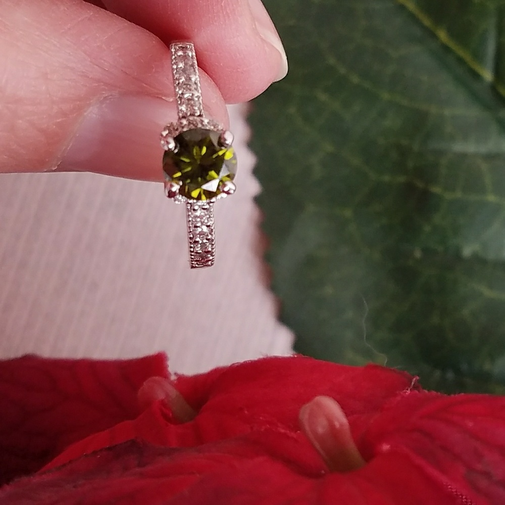 NATURAL GREEN PERIDOT RING