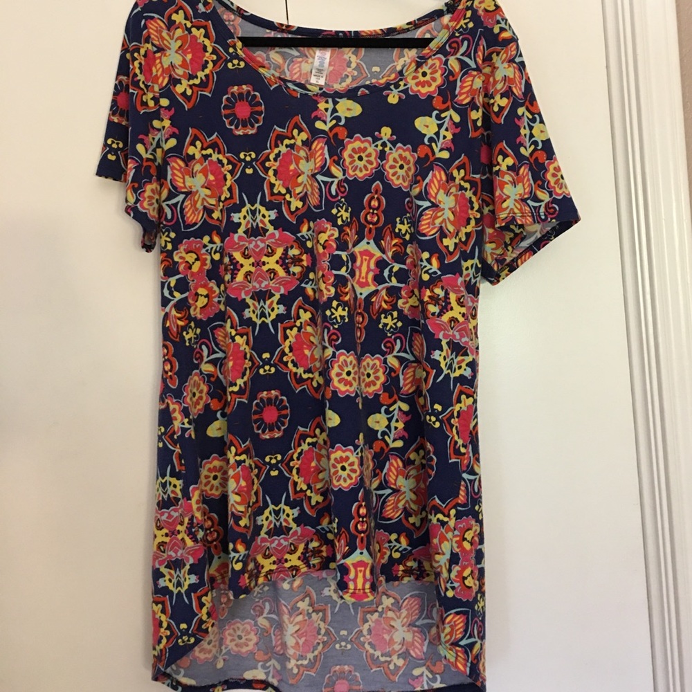 Lularoe Classic tee