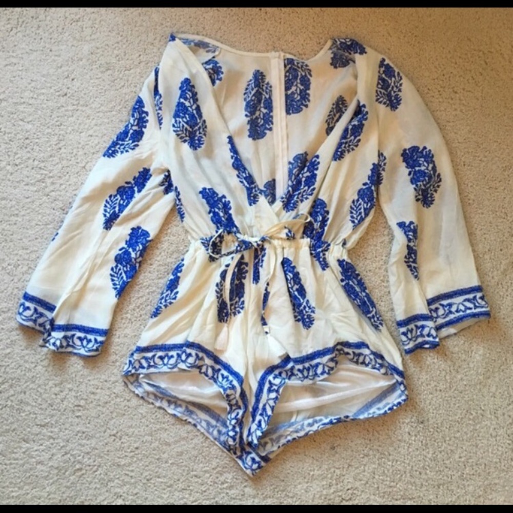 Blue & white pattern romper - Picture 2 of 2
