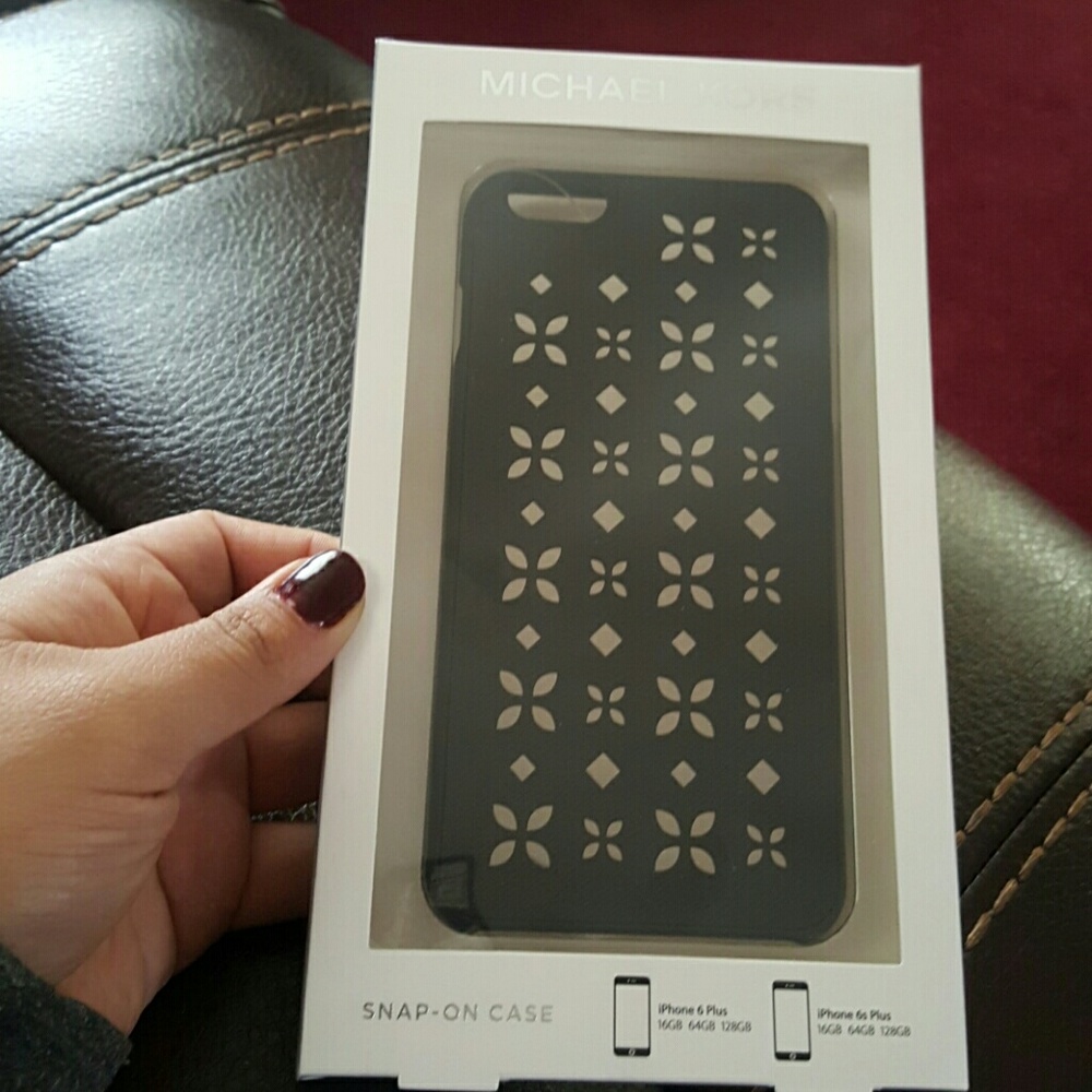 IPhone 6 plus Michael Kors case