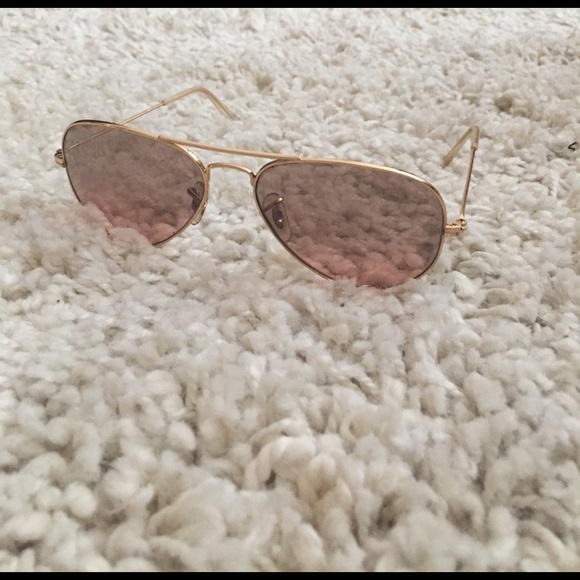 Ray Ban classic gold aviator