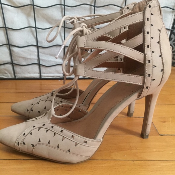 Ankle strappy heels - Picture 2 of 3
