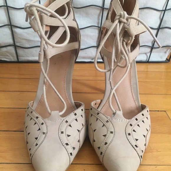 Ankle strappy heels - Picture 3 of 3