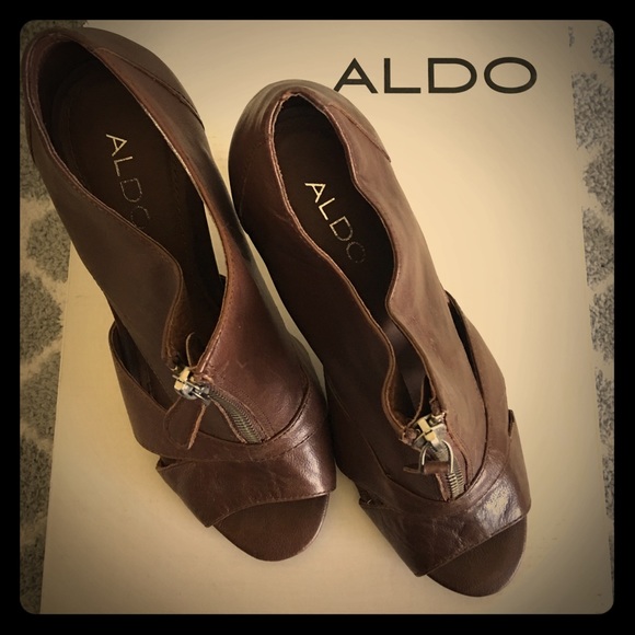 Brown Leather Open toe heels - Picture 1 of 4