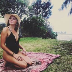 Meet your Posher, Chloe