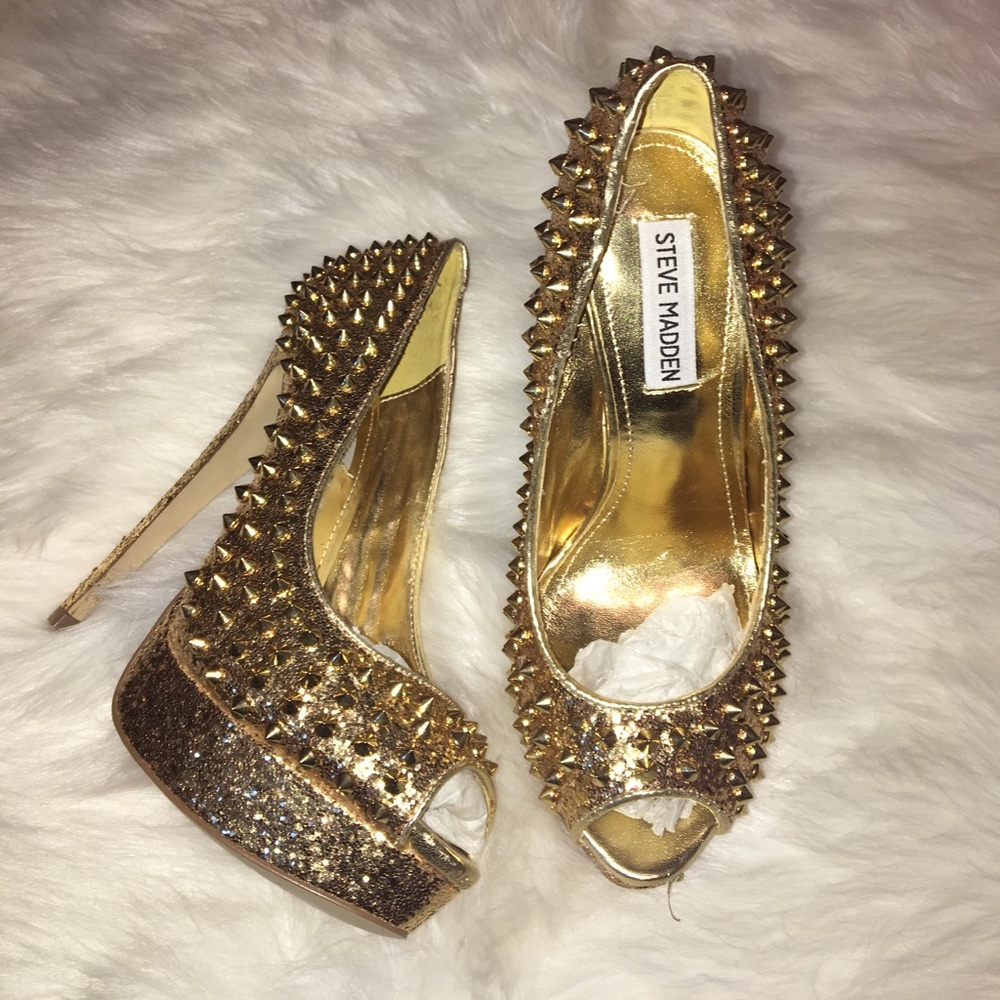 High heels Steve Madden never been worn