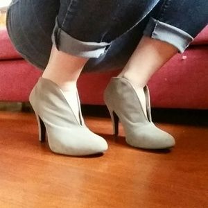 Armani exchange suede bootie 7.5 grey