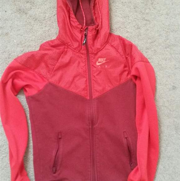 Nike Jacket - Picture 1 of 3