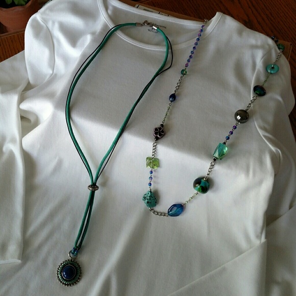 Jewelry - Two necklace set