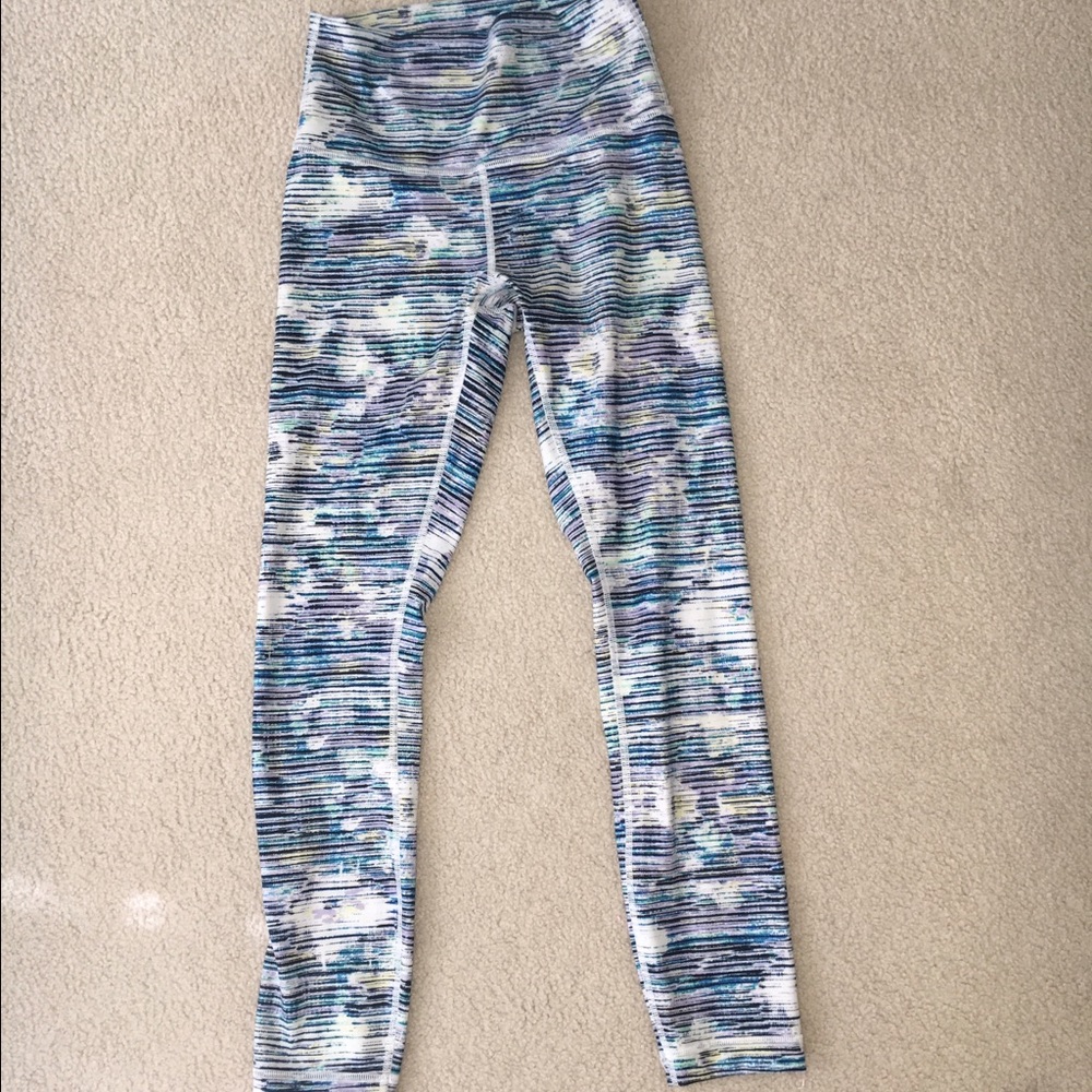 Printed Lululemon Cropped Leggings