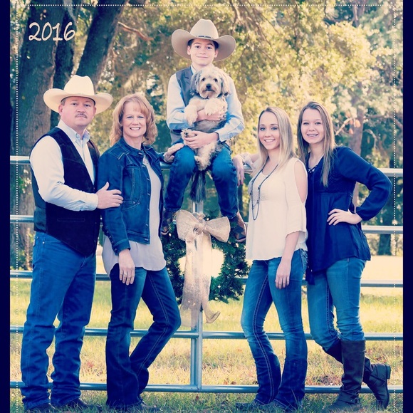 Meet your Posher, Christy - Picture 2 of 4