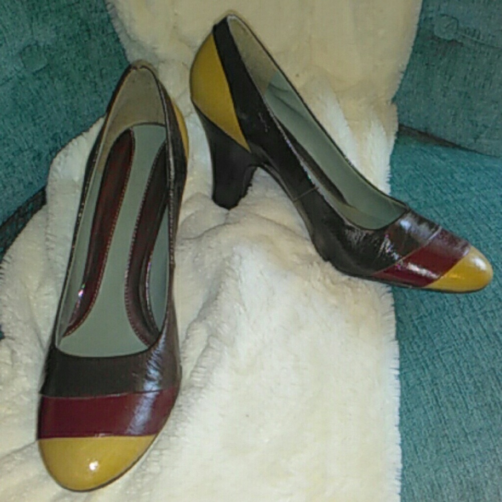 Reaction by Kenneth Cole leather chunky heel