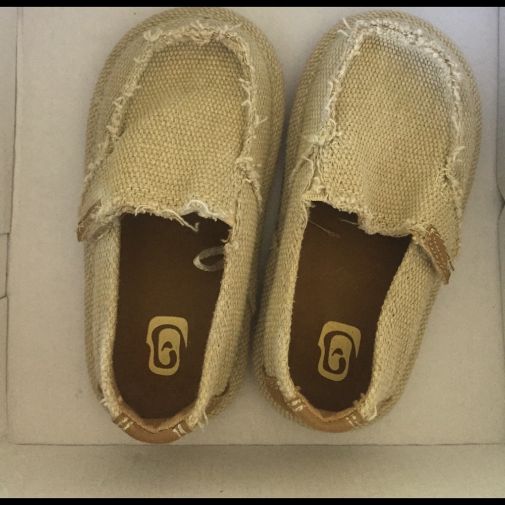 Children's Place, boy shoes.