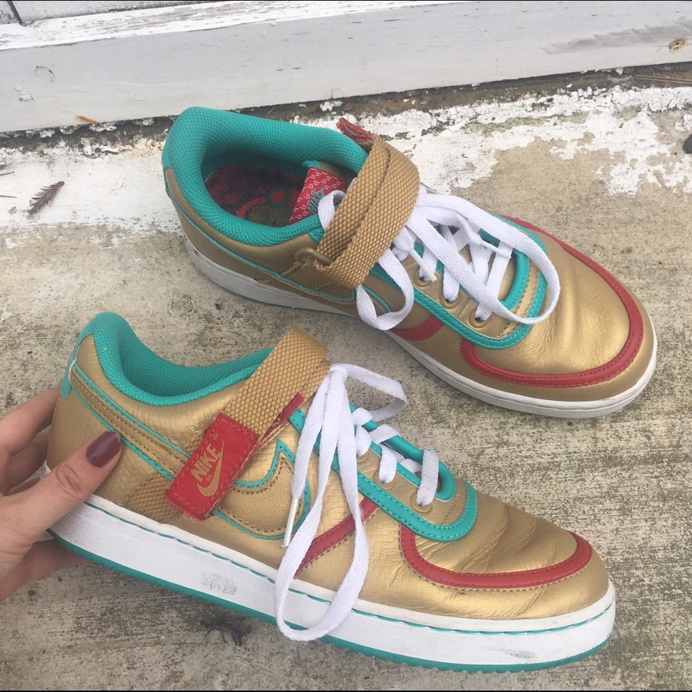 💛 Vintage gold Nike Vandal Low top