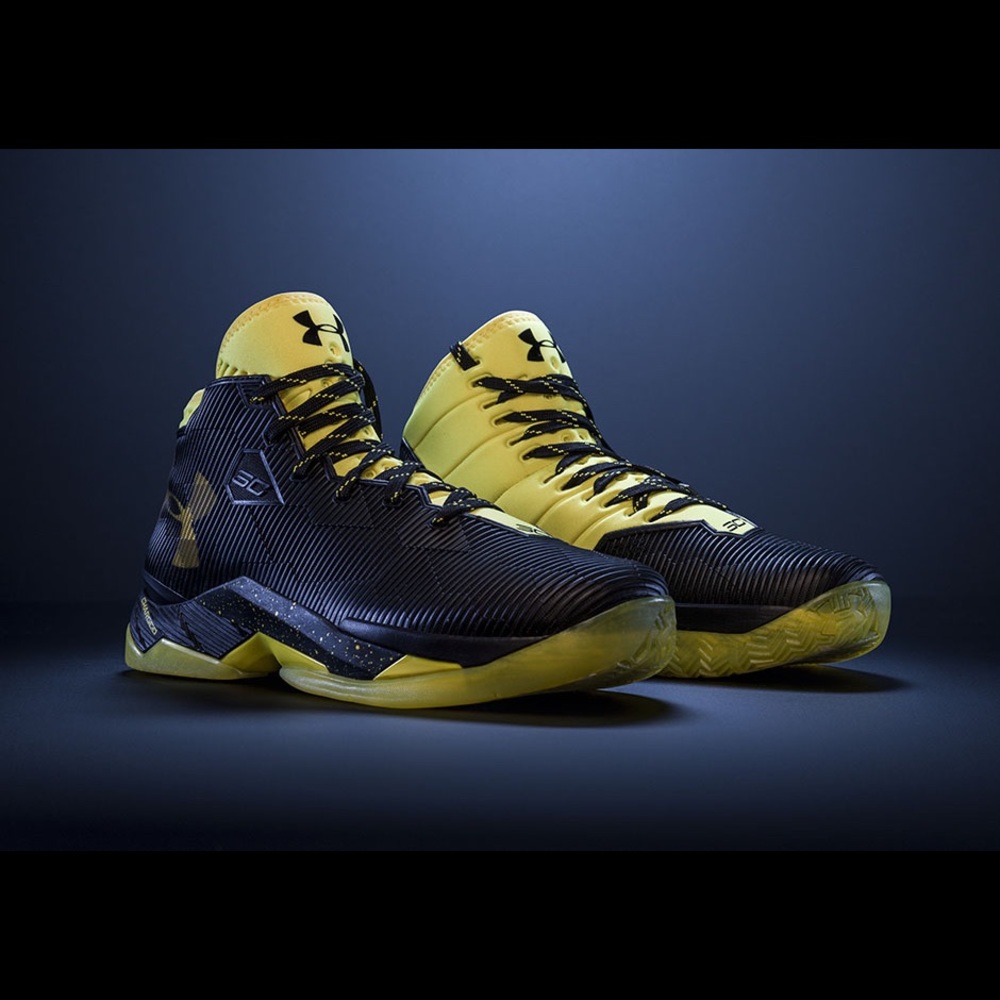 Curry's 2.5 Black & Yellow
