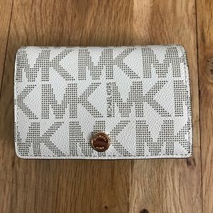 Michael kors signature wallet