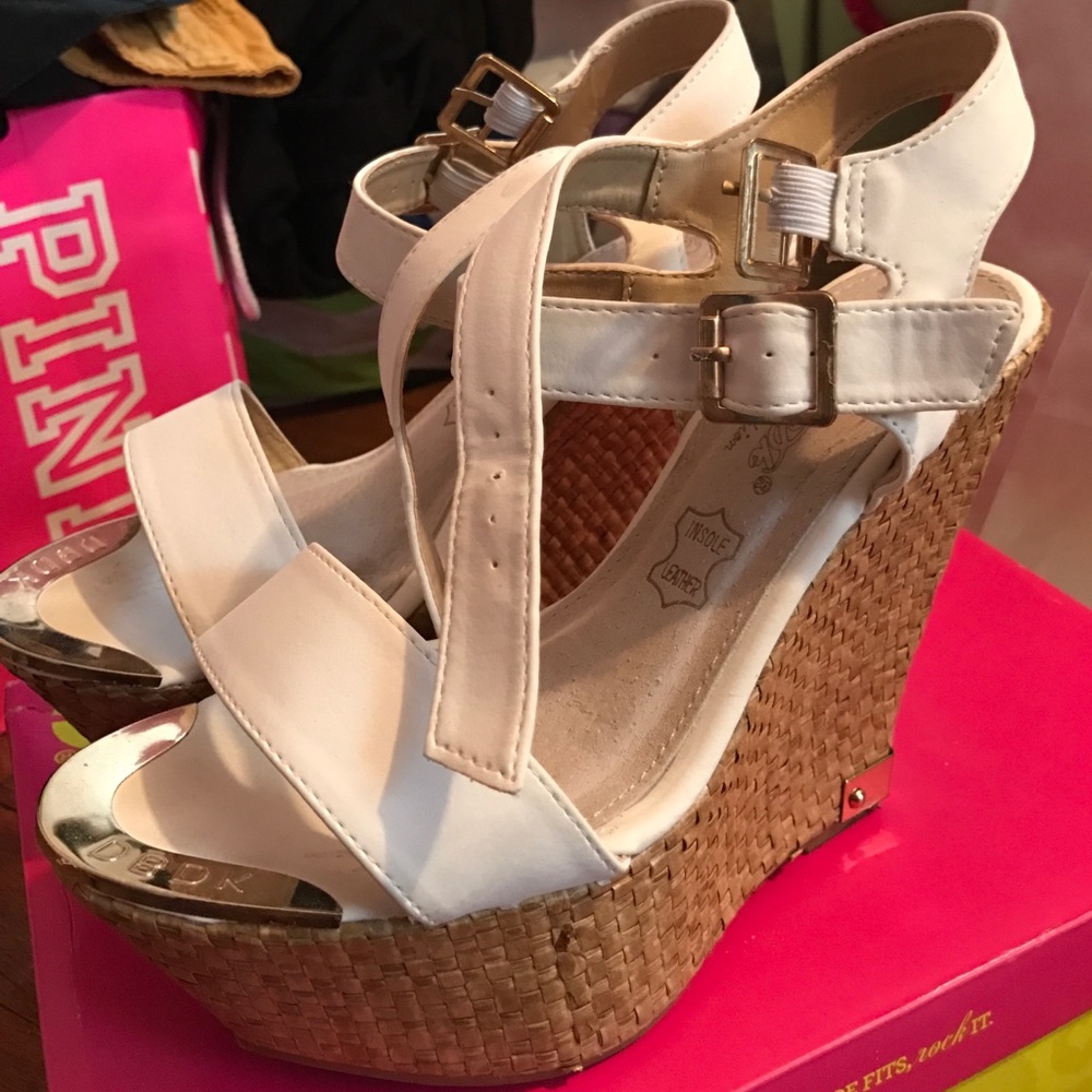 DBDK White Wedges ✨✨