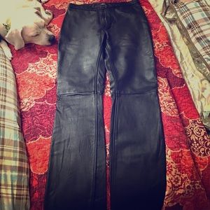 Vintage Steve Madden black leather beauties!