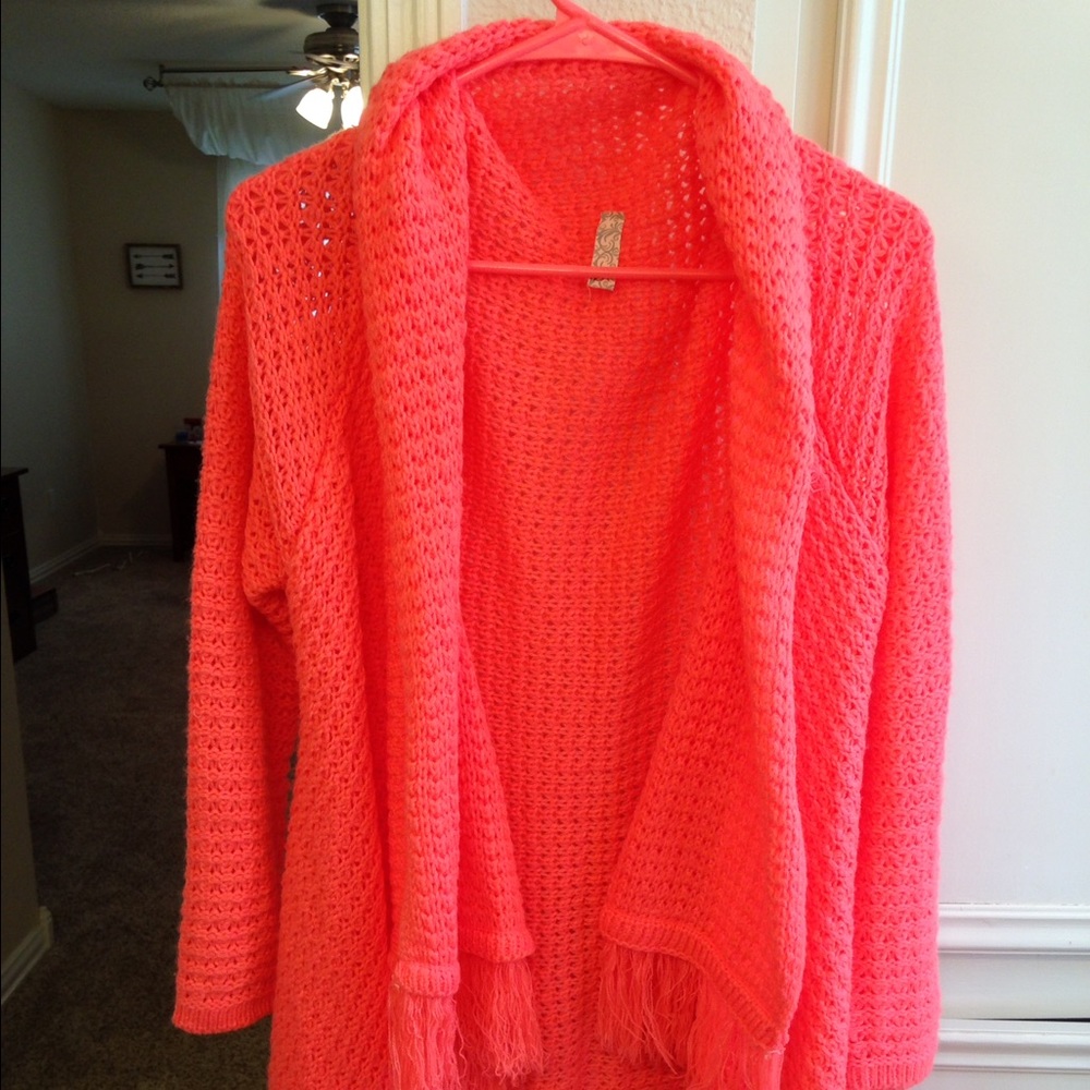 Peach/pink knit sweater