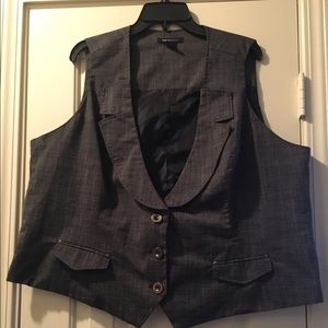 Round Neck Gray 3 Button Vest