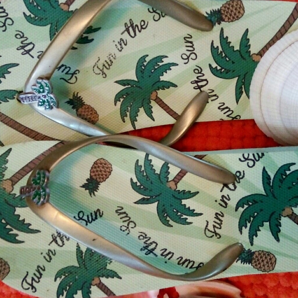 Palm tree flip flops