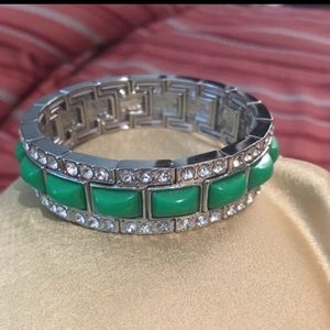 NEW 🎉Green Fashion bracelet with rhinestones