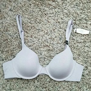 Victoria Secret T-shirt Demi Bra