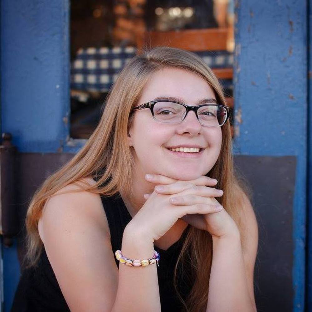 Meet your Posher, Claire