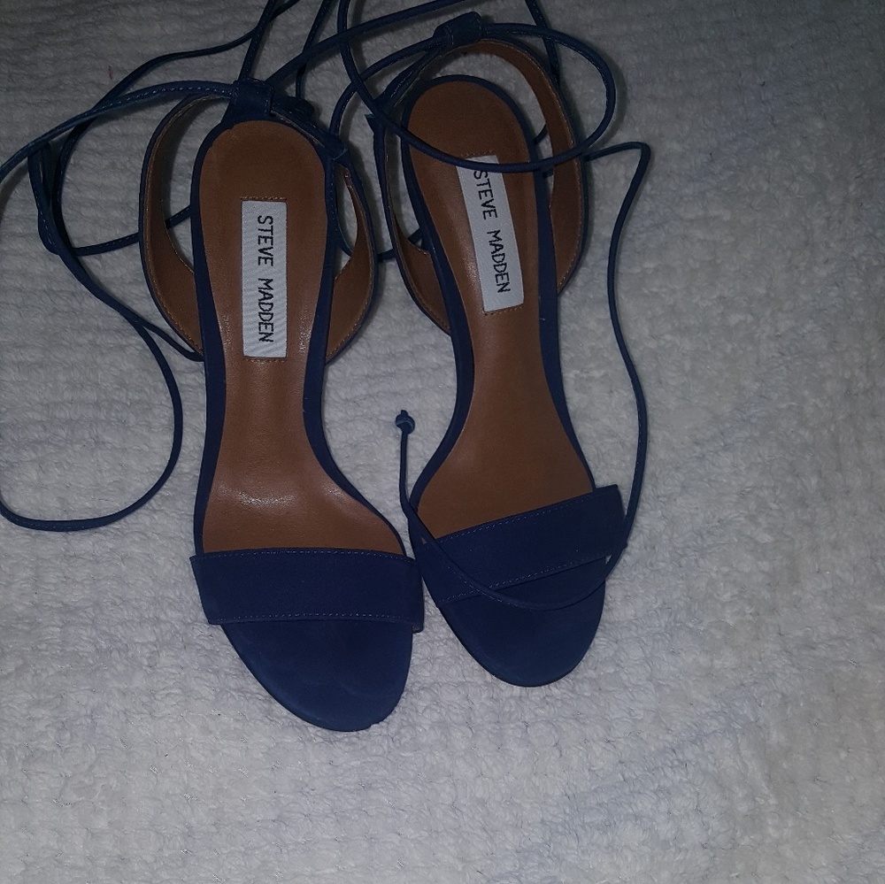 STEVE MADDEN LACE UP NAVY BLUE HEELS