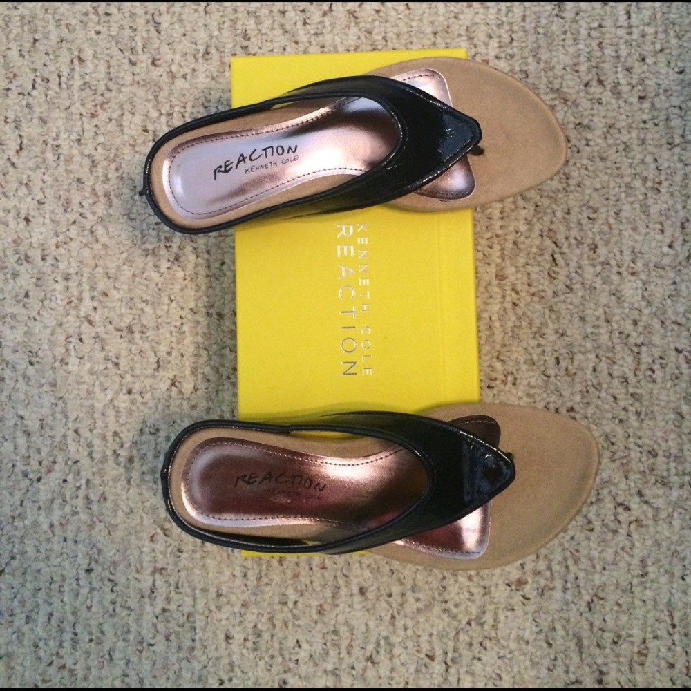 NWT Kenneth Cole Reaction Sandals