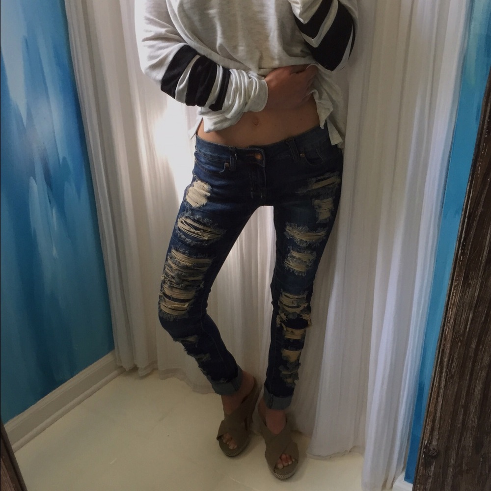Ripped Skinny Legged Jeans - Picture 2 of 7
