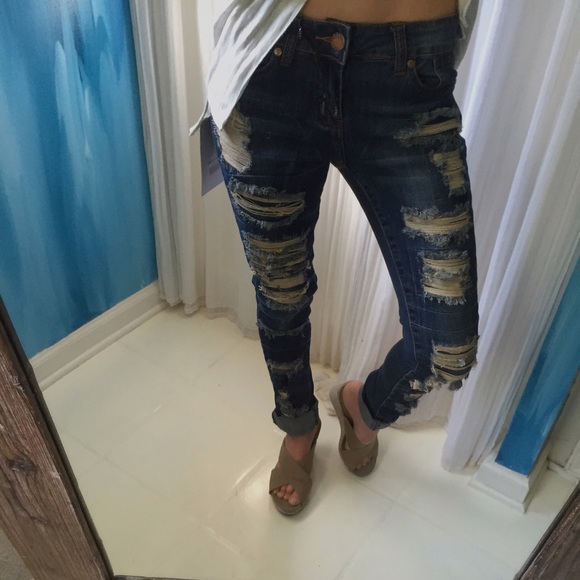 Ripped Skinny Legged Jeans - Picture 4 of 7