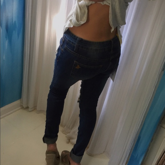 Ripped Skinny Legged Jeans - Picture 6 of 7