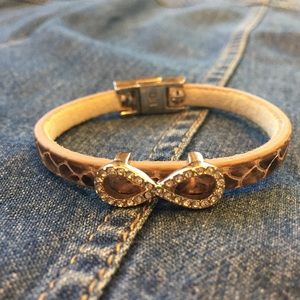 Banana Republic | Leather Infinity Bracelet