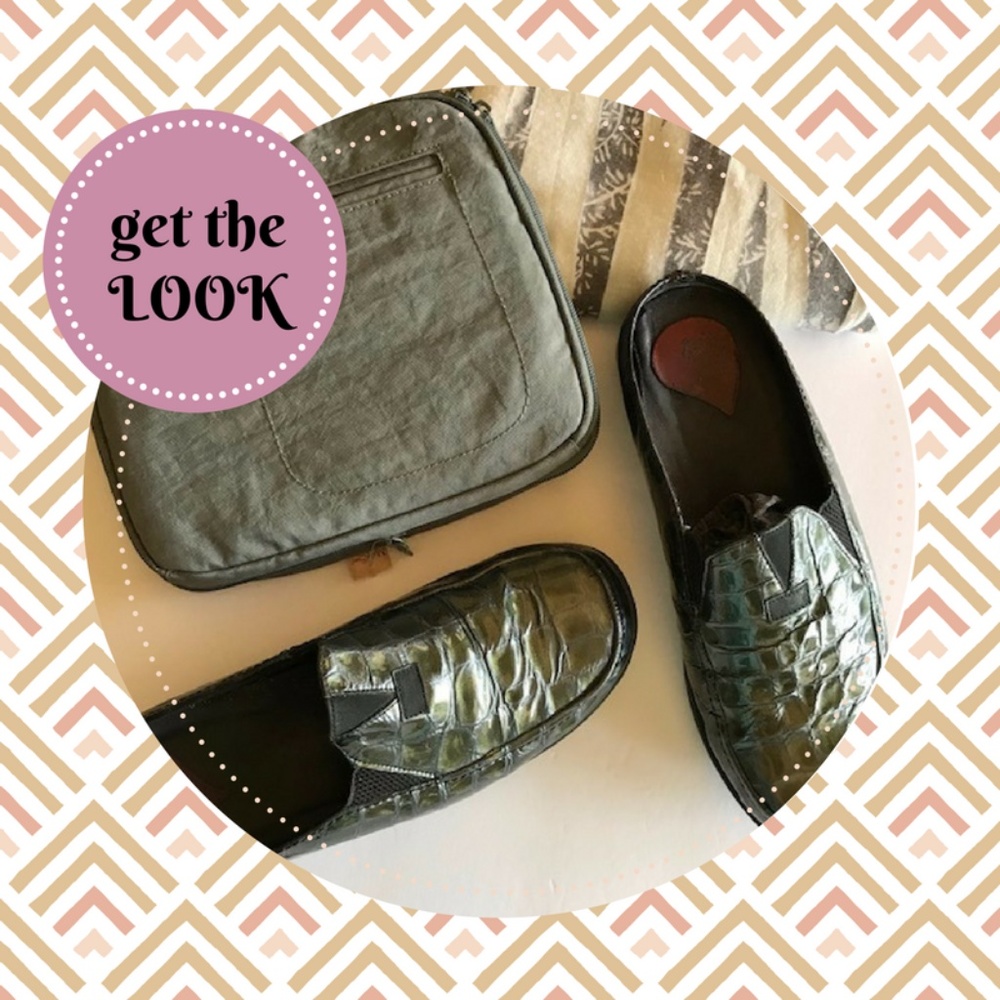 🔥was$72🔥MULES Avail-Sz 8✨Travel Purse/tote SOLD!