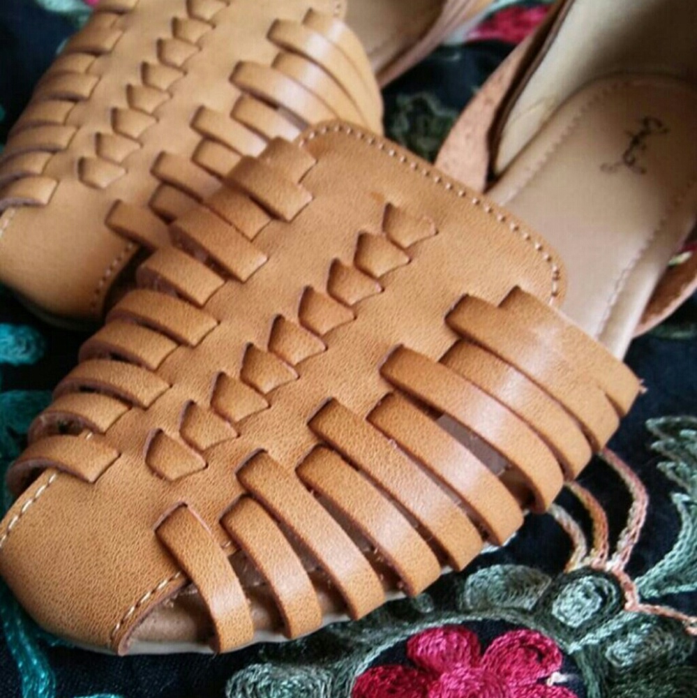 //The Frida// Camel Vegan leather Huarache - Picture 2 of 4
