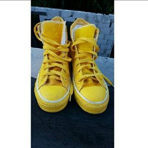 Cute!  Yellow Hightop converse