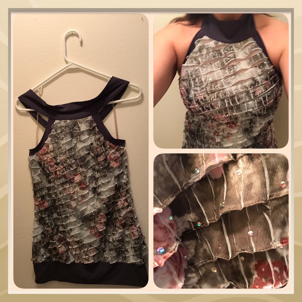 💕BEAUTIFUL HALTER TOP💕 - Picture 1 of 6