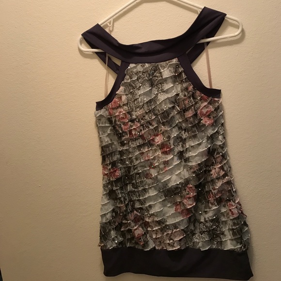 💕BEAUTIFUL HALTER TOP💕 - Picture 2 of 6