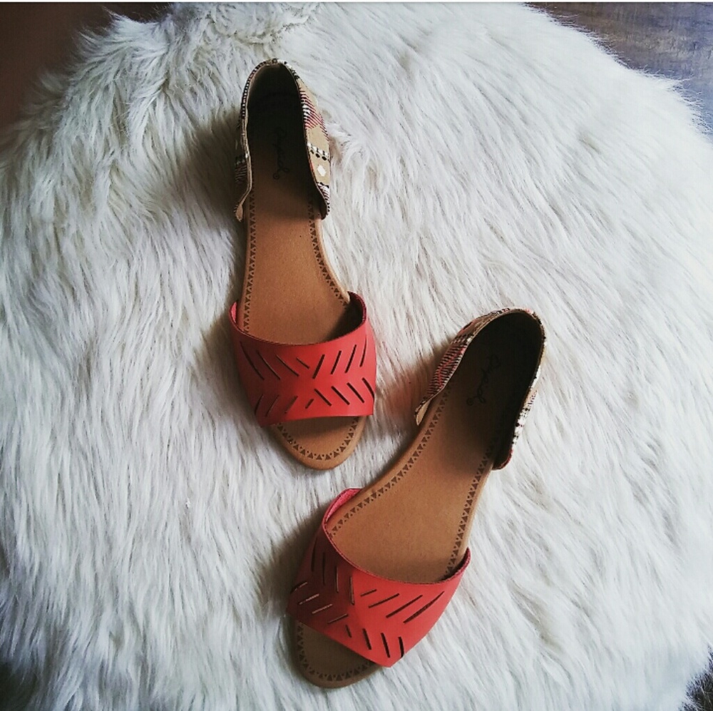 LAST CHANCE!!//The Sammie//Red Tribal print Flats - Picture 5 of 6