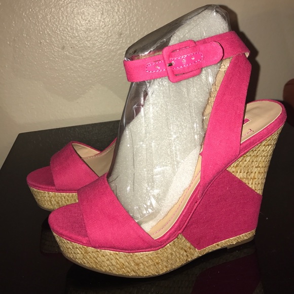 BCBG wedges - Picture 2 of 7